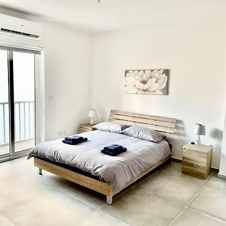 Penthouse * Sliema